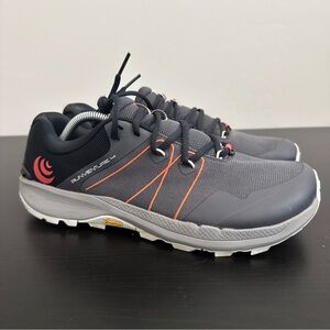 Topo Athletic Gray and Black Shoes0mm drop
